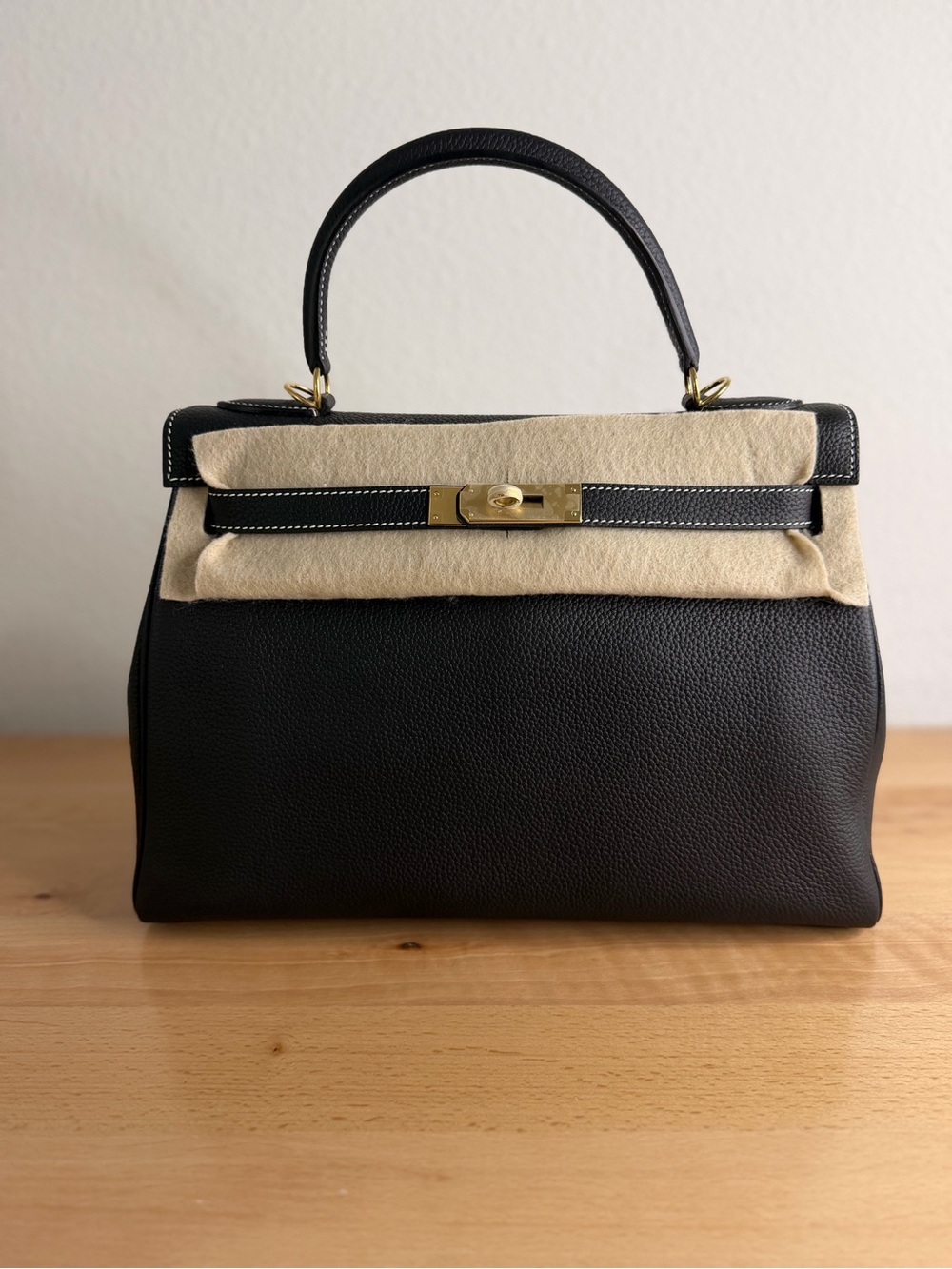 H Kelly 32 Retourne noir black imported Togo contrast stitching GHW white inside